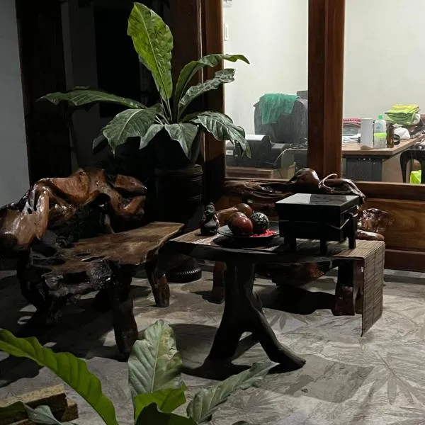 Residencia Helen，位于Katungal的酒店