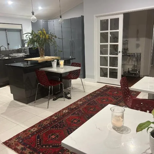 Whitfords Delight Bed & Breakfast，位于珀斯的酒店