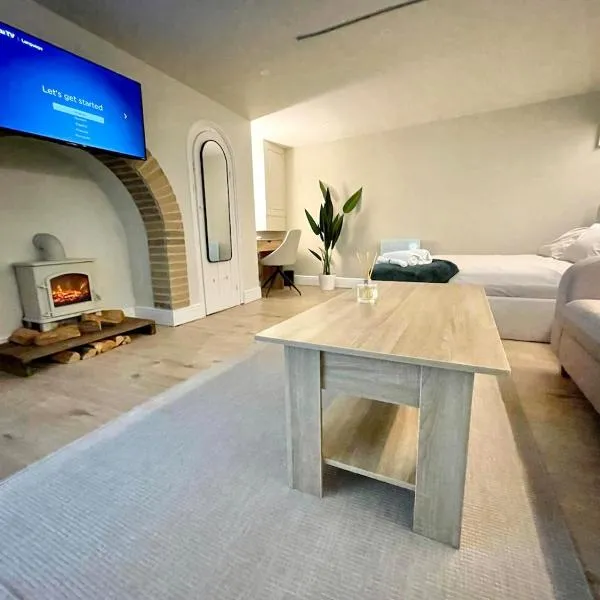 A2 HighTown Apartment, Steps from Luton Train Station，位于卢顿的酒店