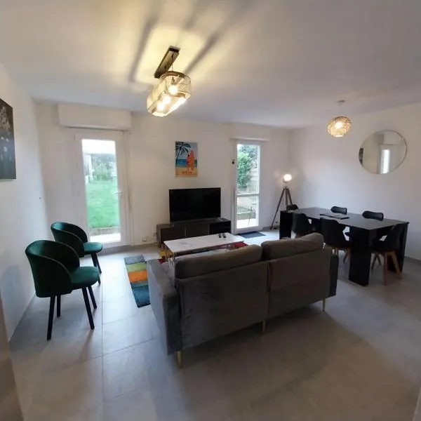 Maison de ville proche de tout, 5min du centre ville & 20min de la plage，位于坎佩尔的酒店