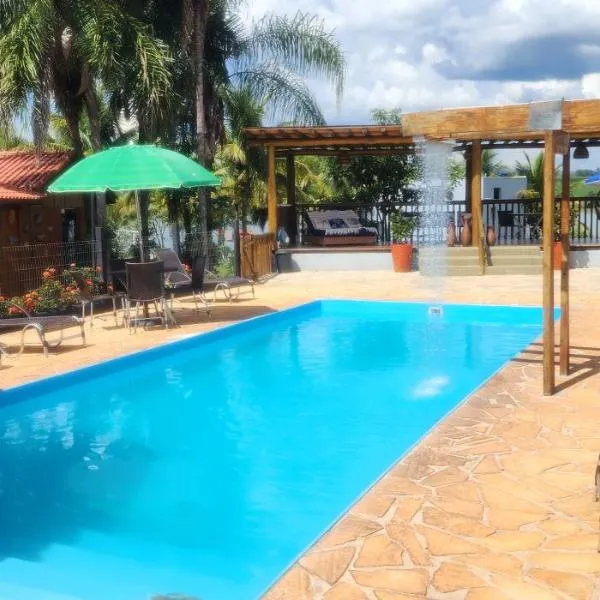 Pousada Lago Azul，位于德尔菲诺波利斯的酒店