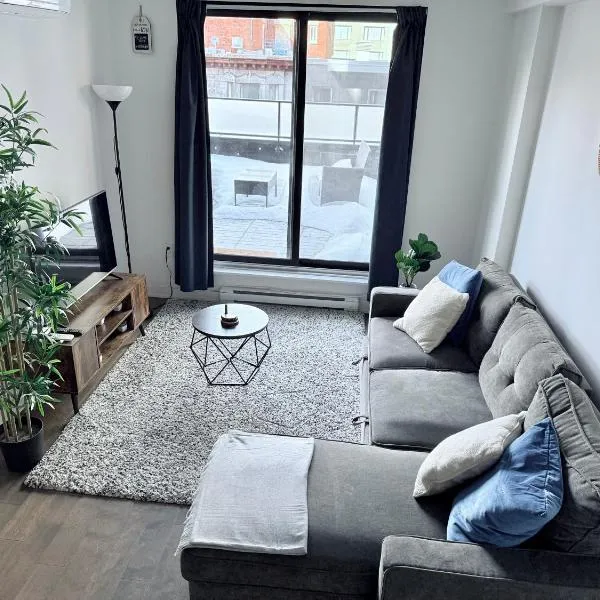 Condo in the heart of downtown Montreal，位于蒙特利尔的酒店