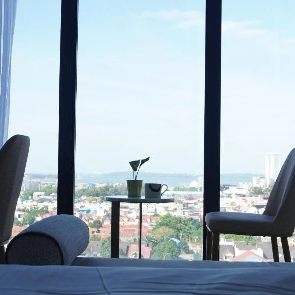Blue Belle Staycation Pollux Habibie，位于巴淡岛中心的酒店