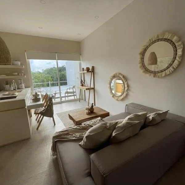 New Loft with Beach Club Access，位于图卢姆的酒店