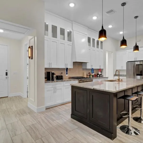 SpaceX BY R2 Shared Bath，位于奥兰多的酒店