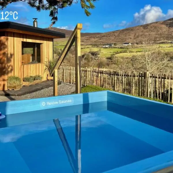 Rostrevor Mountain Lodge - Glamping Pods - Revive Sauna & Hot Tubs，位于罗斯特雷弗的酒店