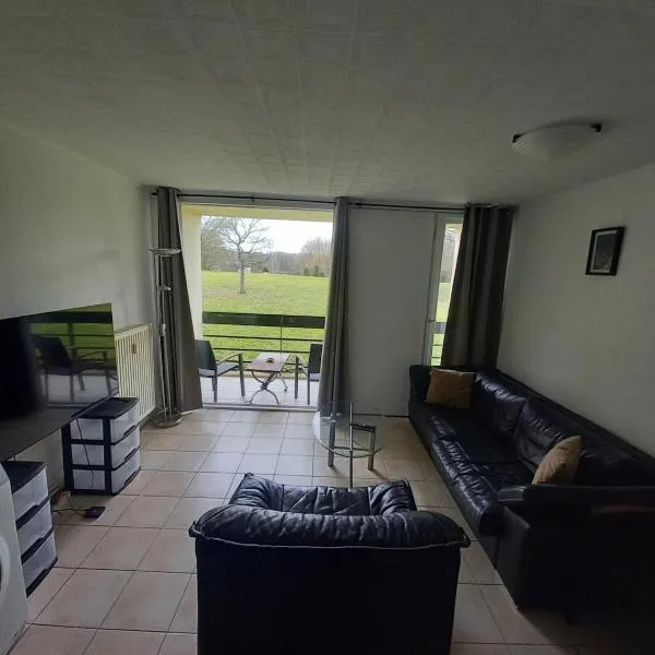 Ap78 Nature Ardennes Economy class apartment，位于La Calamine的酒店