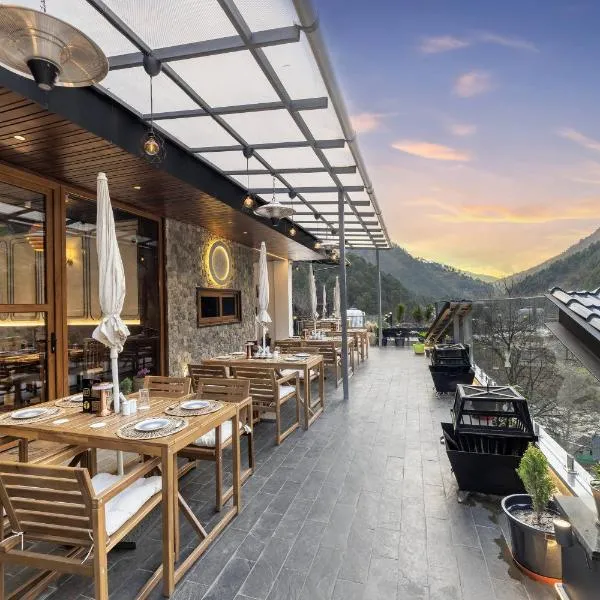 Echor Noah Villa Tirthan Valley，位于Gushaini的酒店