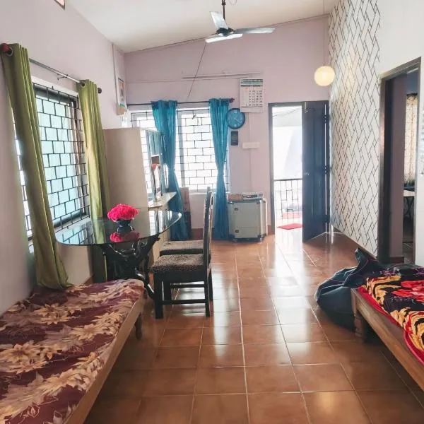 SHREYAS - Authentic Mangalore Homestay(2BHK house)，位于门格洛尔的酒店