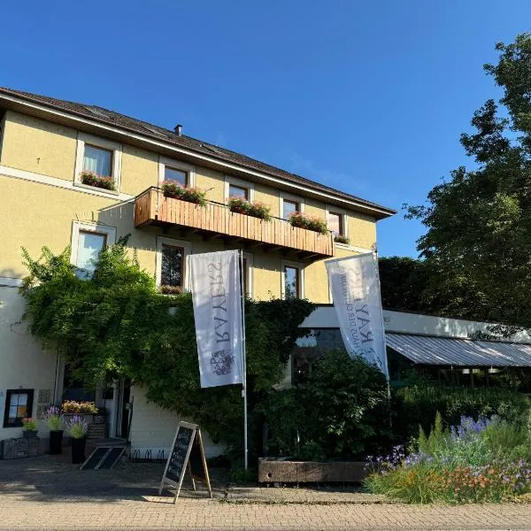 Zum Rayers Café-Restaurant & Boutique-Hotel，位于Oberrotweil的酒店