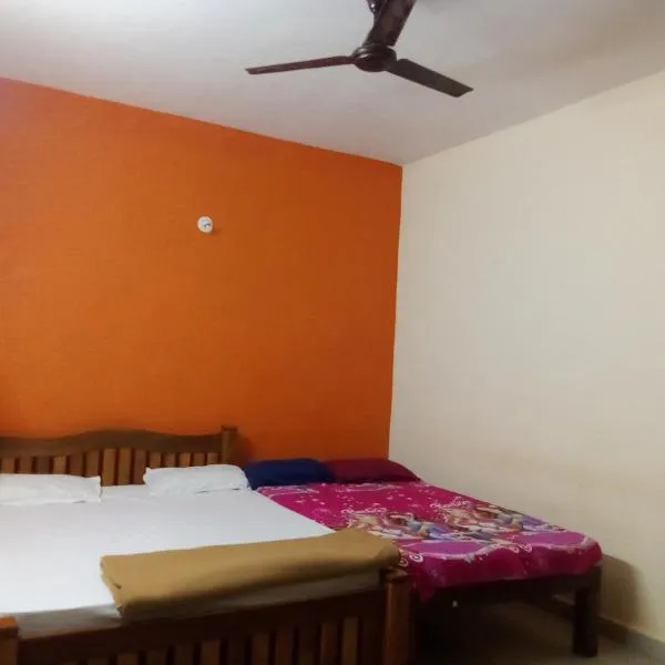 Ishwar Place Rooms and Cafe Gokarna，位于戈卡尔纳的酒店