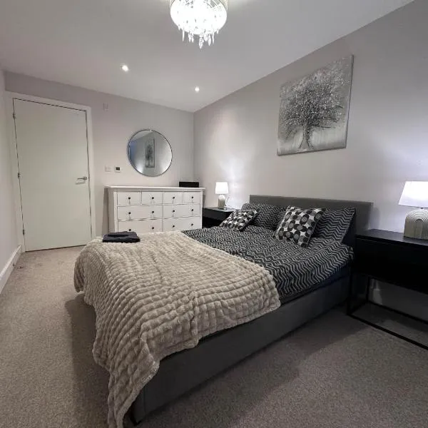 Cosy Flat in Stevenage Town Centre，位于斯蒂夫尼奇的酒店