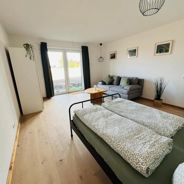 Moderne Neubauwohnung in idyllischer Lage，位于Stäbelow的酒店