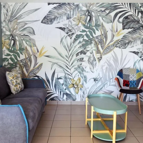 Maison Super Calme et Confortable - Idéalement Située - Clim - Vue Montagnes - Piscine Partagée - Parking Gratuit - Lou Tranquillou，位于Sauzet的酒店