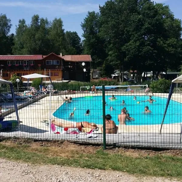 Chez Dom & Oli camping GINA PARK，位于Granges-Aumontzey的酒店