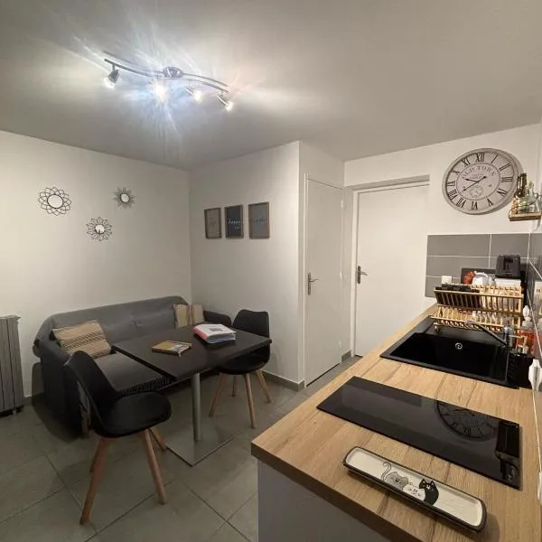 Appartement en aveyron，位于Aubin的酒店
