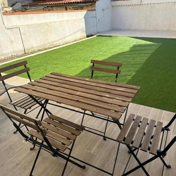 Escale marseillaise proche de la mer & jardin privé & Wi-Fi-Climatisation,位于马赛的酒店
