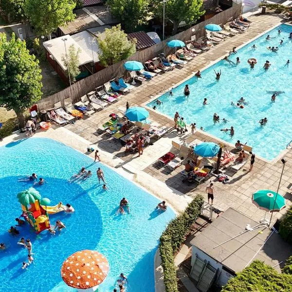 Dante Mobile Homes in Camping Classe Village，位于利多但丁的酒店