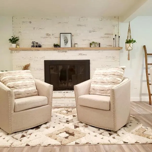 PNW Creekside Escape Relax, Unwind, Explore，位于马里斯维尔的酒店