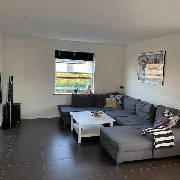 Cozy house in Hjoerring close to city & nature，位于约灵的酒店