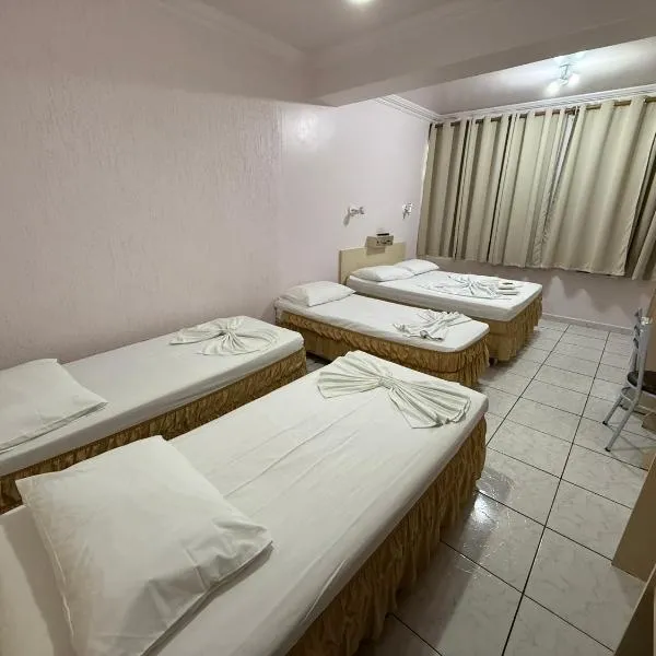 Oasis Chartouni Hotel，位于布卢梅瑙的酒店