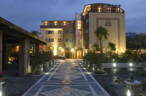 勒弥酒店，位于Campoli del Monte Taburno的酒店