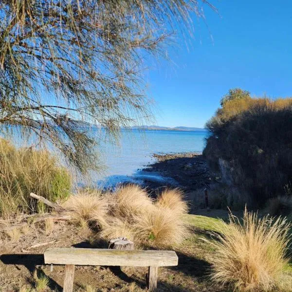 Flotsam Seaside Studio Dunalley，位于Dunalley的酒店