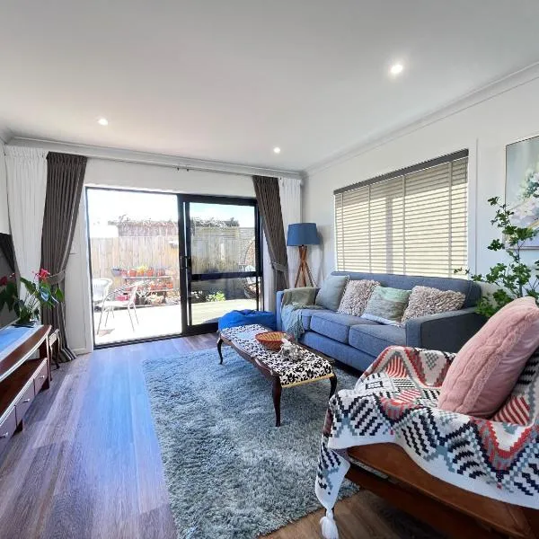 Brand New 2-Bedroom Retreat in Quiet Cul-de-Sac，位于汉密尔顿的酒店