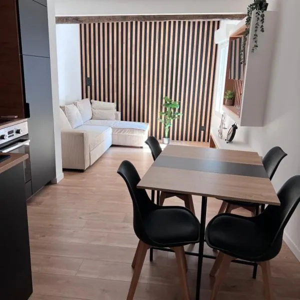 Cozy 2-bedroom village house，位于Bompas的酒店