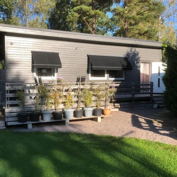 Sjönära boende i Brommösund Torsö Mariestad，位于Brommösund的酒店