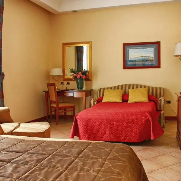 那不勒斯里奇米尼商务酒店，位于Caivano的酒店