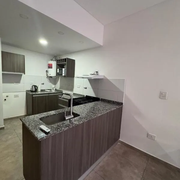 Dpto Sarmiento 1B，位于孔斯蒂图西翁镇的酒店