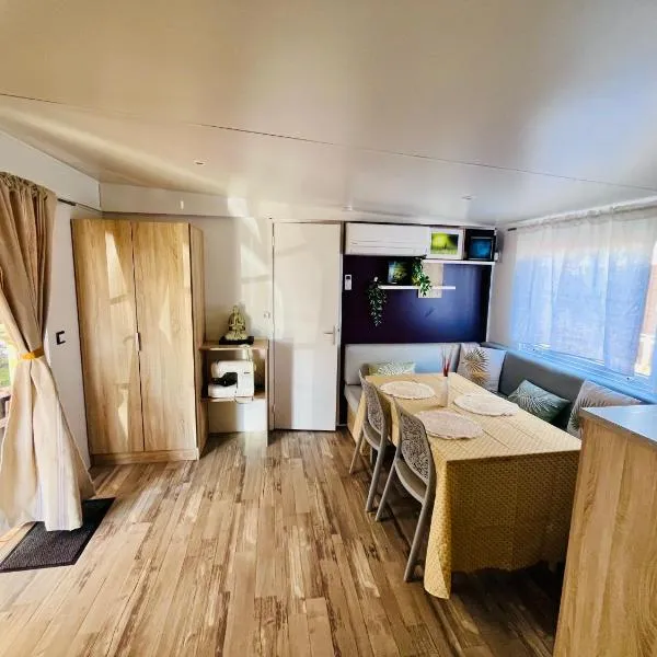 Spacieux mobile home premium，位于卡布勒通的酒店