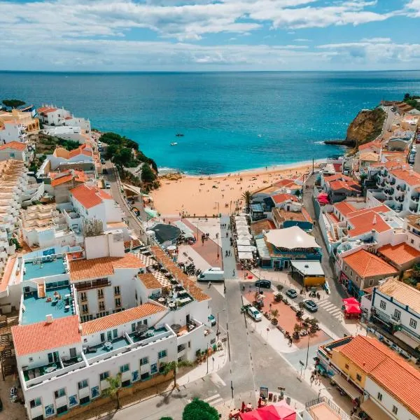Hotel Carvoeiro Plaza，位于卡武埃鲁的酒店