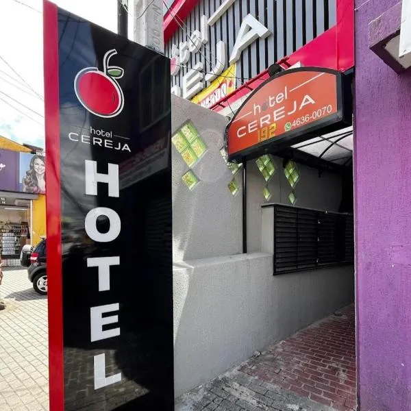 Hotel Cereja，位于Poá的酒店