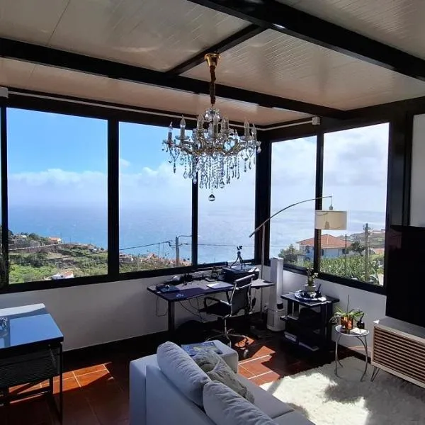 Sally's Loft - Penthouse - Honeymoon suite，位于蓬他达维托亚的酒店