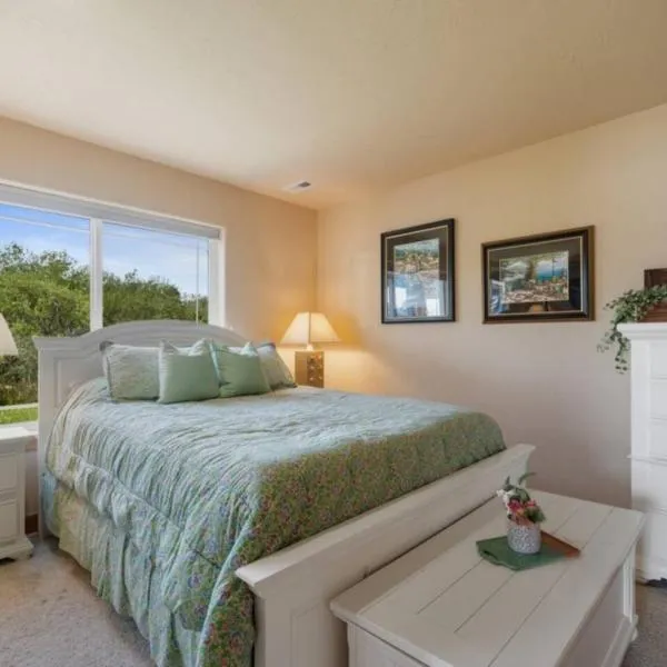 Heaven by the Sea Peaceful 3BR by the Ocean，位于洛克威海滩的酒店