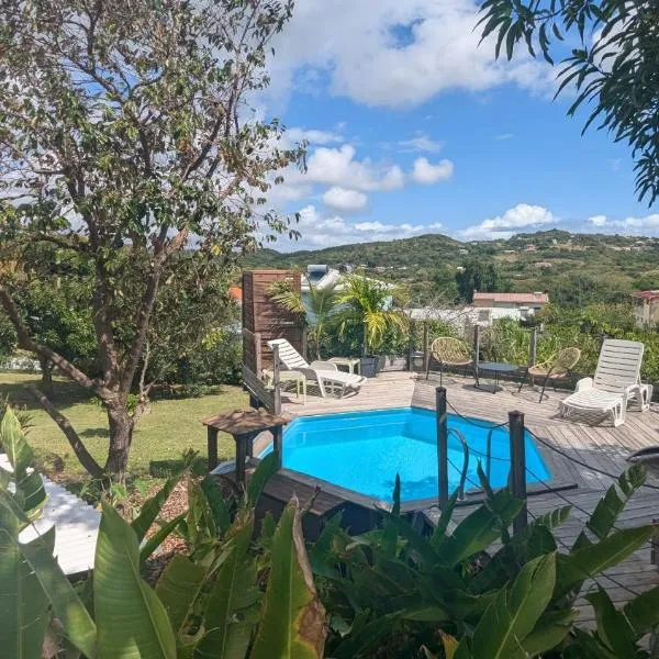 Ti Kaz chez Anita et Bruno F3 proches des plus belles plages sud de la Martinique，位于圣安娜的酒店