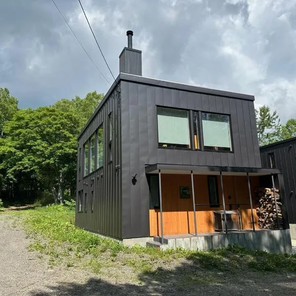 Tanuki House with air conditioner - walk to Rusutsu Resort，位于留寿都村的酒店