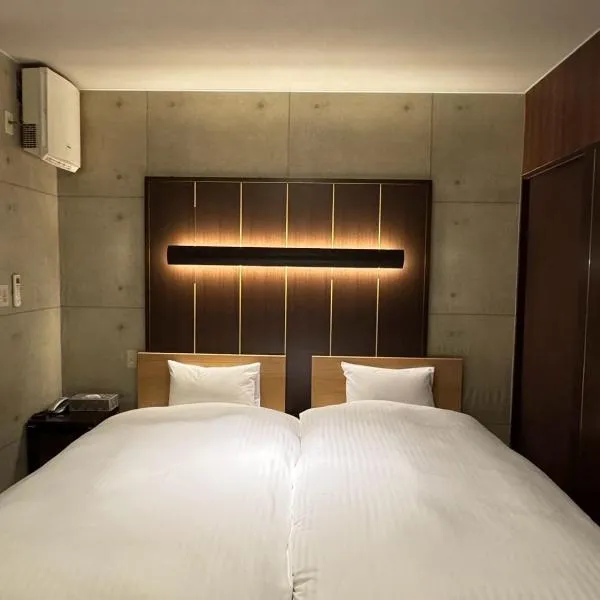 Hotel JOYCE，位于Saijō-chō的酒店