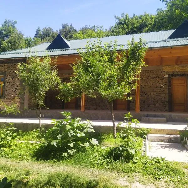 Yaxshigulhomestay，位于Yukary-Ukhum的酒店