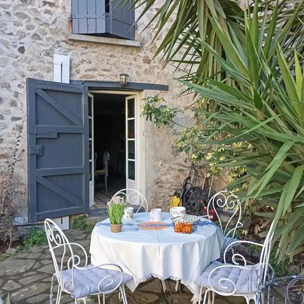 Appartement 3 pièces, jardin, garage，位于Laroque-des-Albères的酒店