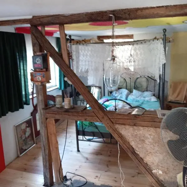 Zum stillen Himmelbett，位于Lichtenwalde的酒店