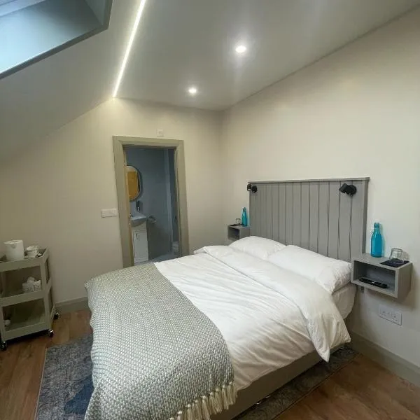 Gills Courtyard Accommodation，位于Crossmolina的酒店