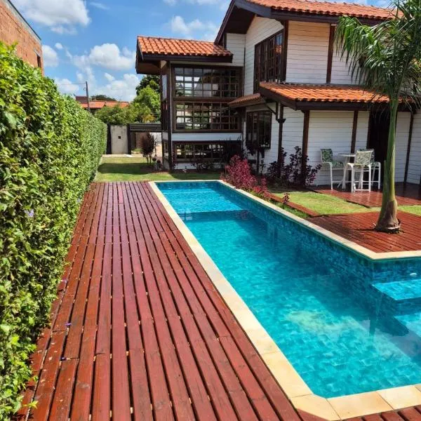 Casa Raízes - Atibaia，位于阿蒂巴亚的酒店