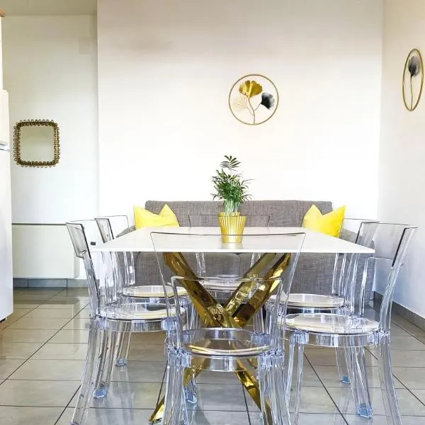 Orange House，位于阿尔巴·阿德里亚蒂卡的酒店