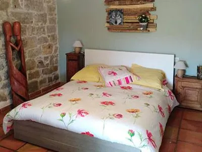 chambre studio La louve，位于Banne的酒店