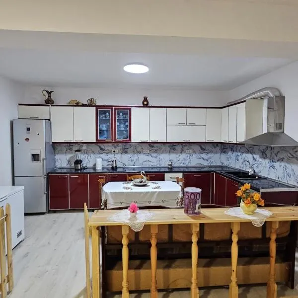 Maria Guest House，位于佩尔梅特的酒店