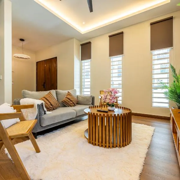 La Ferringhi Villa - Tropical Collection, by ALV，位于峇都丁宜的酒店