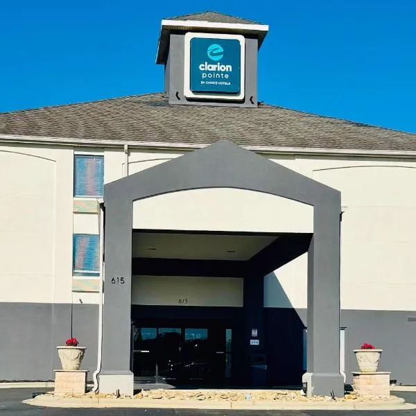 Clarion Pointe Albemarle，位于Albemarle的酒店
